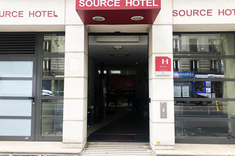 Source Hotel entrance with step free doorway